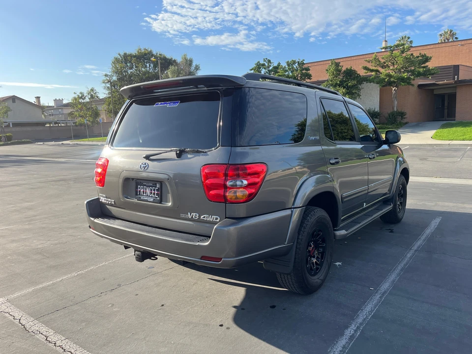 2004 Toyota Sequoia 1st Gen - Image 19 of 31