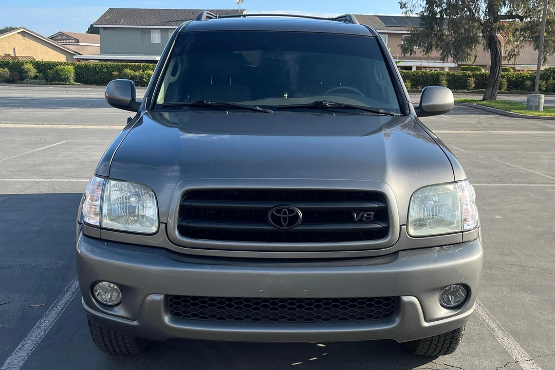 2004 Toyota Sequoia 1st Gen - Image 2 of 31