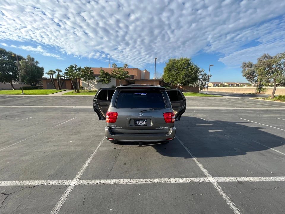 2004 Toyota Sequoia 1st Gen - Image 28 of 31