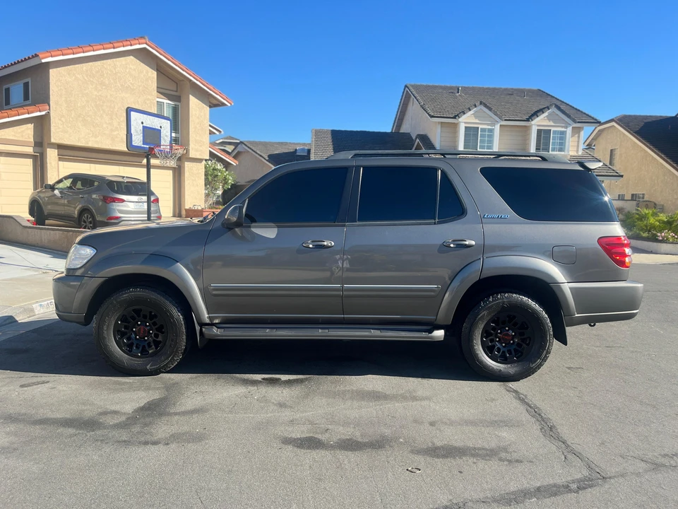 2004 Toyota Sequoia 1st Gen - Image 12 of 31