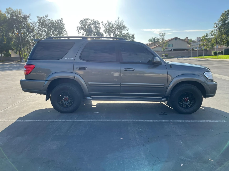 2004 Toyota Sequoia 1st Gen - Image 21 of 31