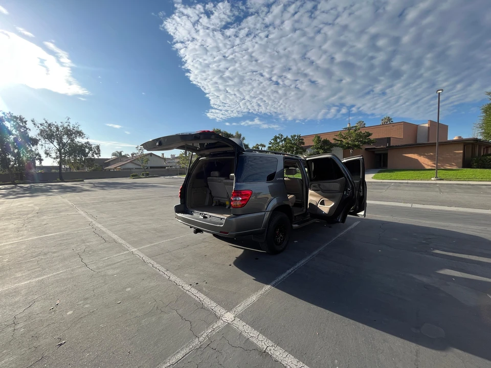 2004 Toyota Sequoia 1st Gen - Image 29 of 31