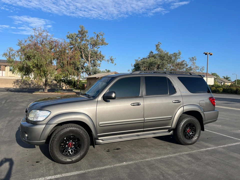 2004 Toyota Sequoia 1st Gen - Image 10 of 31