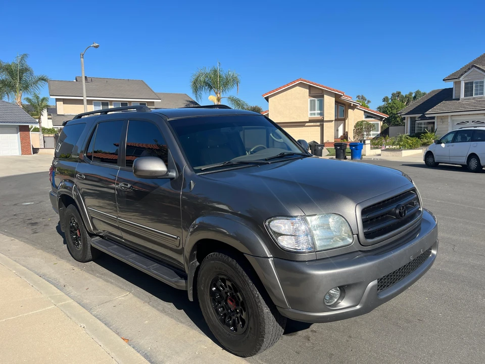 2004 Toyota Sequoia 1st Gen - Image 25 of 31