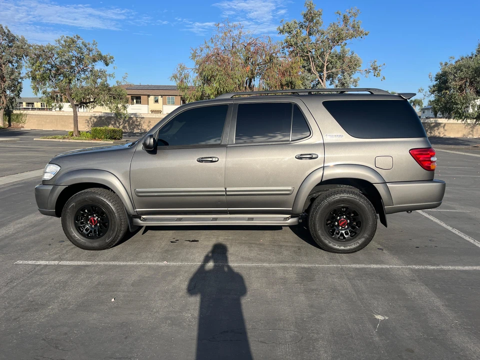 2004 Toyota Sequoia 1st Gen - Image 13 of 31