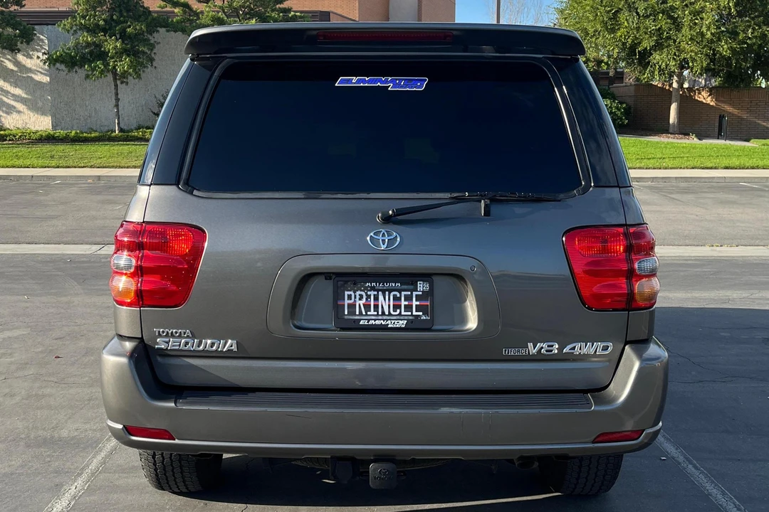 2004 Toyota Sequoia 1st Gen - Image 5 of 31