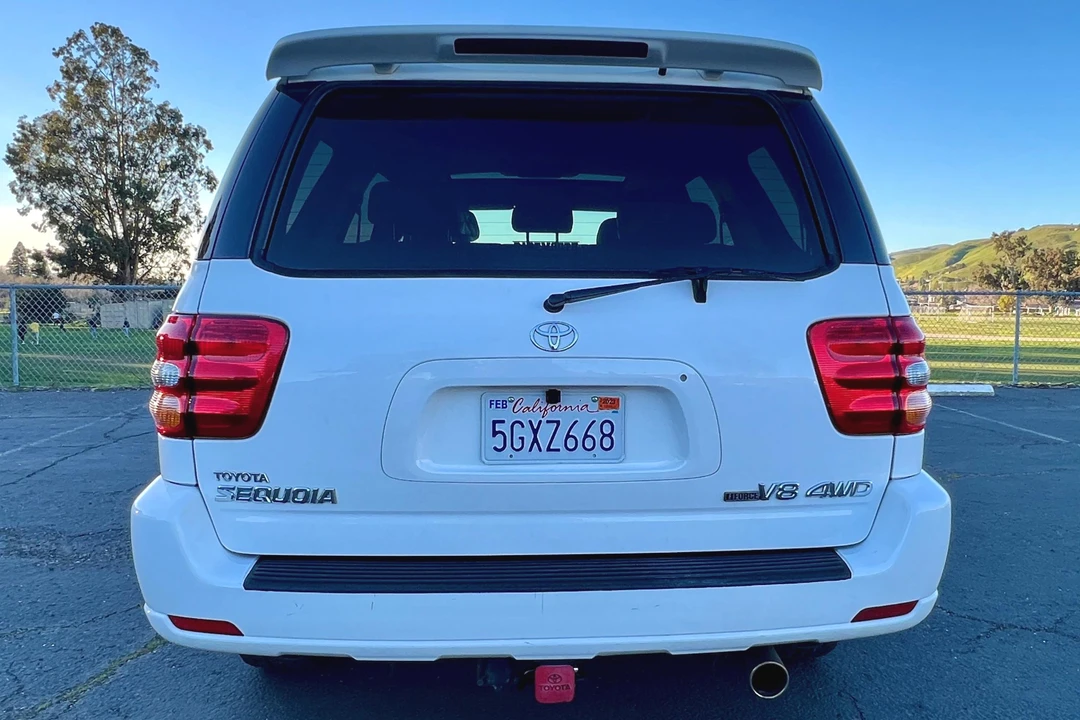 2004 Toyota Sequoia 1st Gen - Image 5 of 31