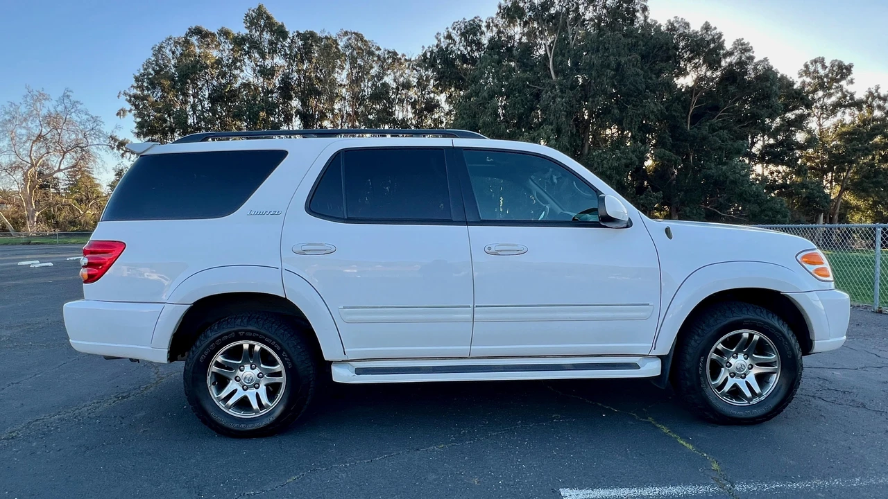 2004 Toyota Sequoia 1st Gen - Image 13 of 31