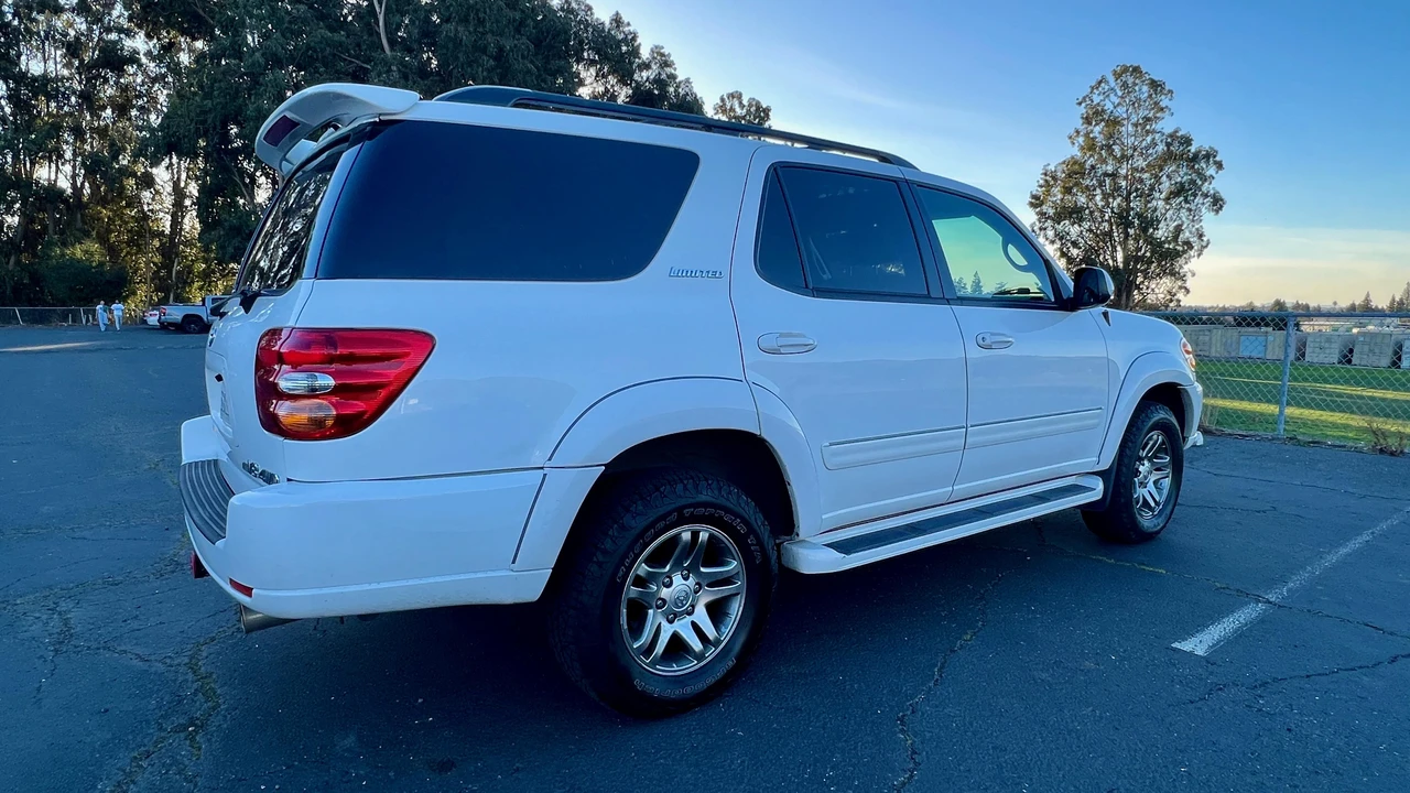 2004 Toyota Sequoia 1st Gen - Image 12 of 31