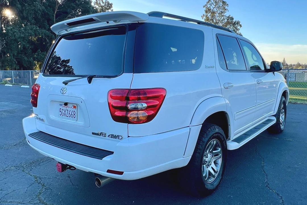 2004 Toyota Sequoia 1st Gen - Image 4 of 31