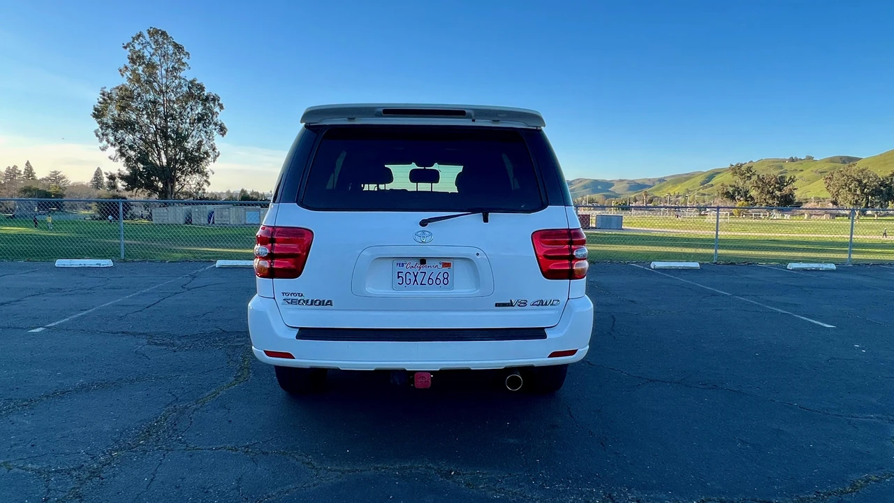 2004 Toyota Sequoia 1st Gen - Image 10 of 31