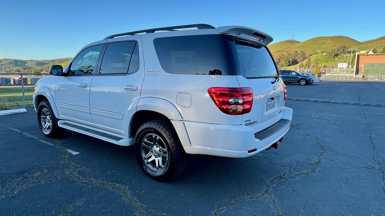 2004 Toyota Sequoia 1st Gen - Image 9 of 31