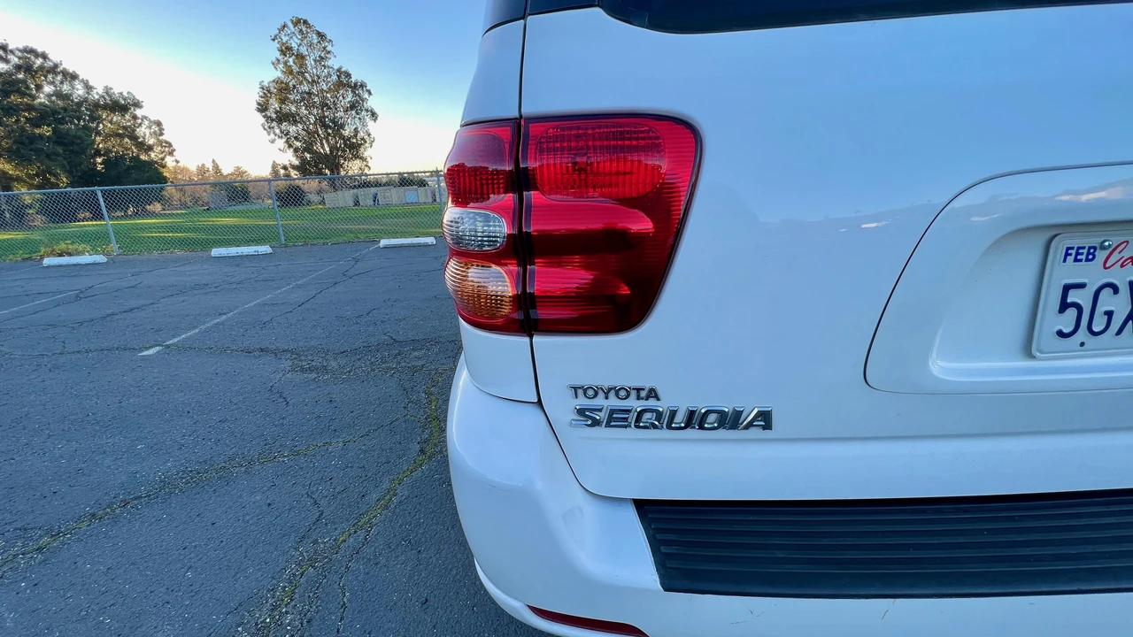 2004 Toyota Sequoia 1st Gen - Image 31 of 31