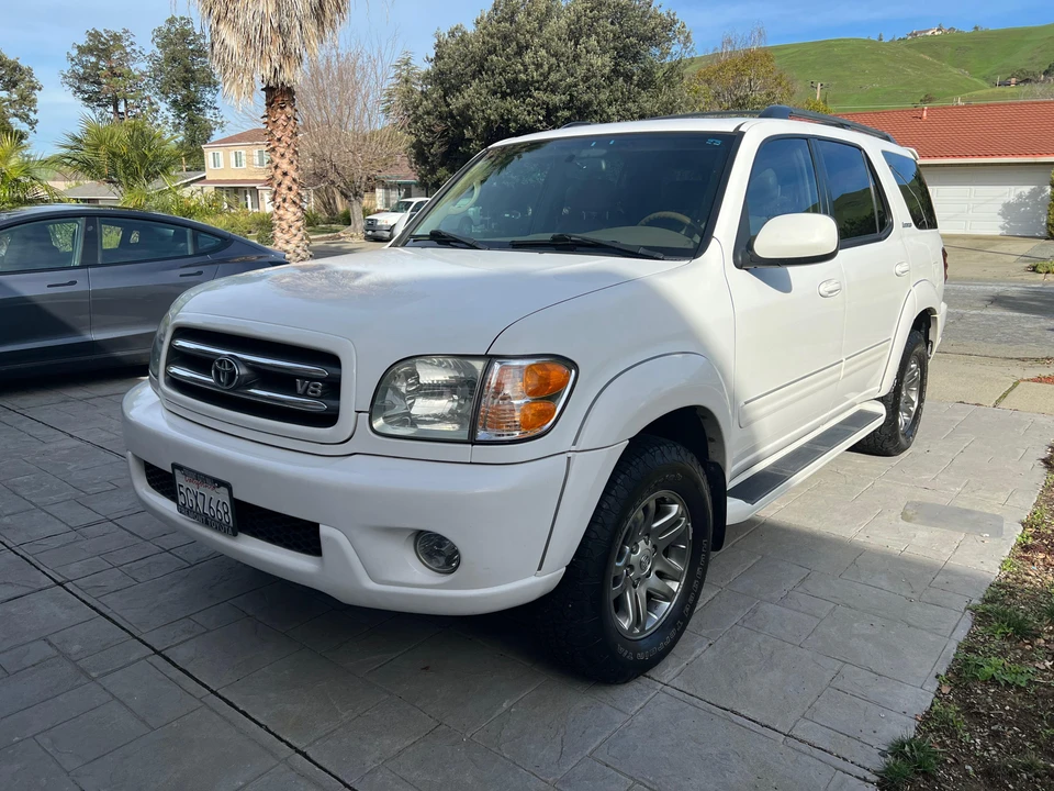 2004 Toyota Sequoia 1st Gen - Image 16 of 31