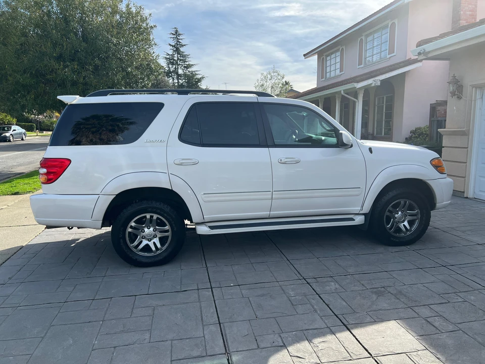 2004 Toyota Sequoia 1st Gen - Image 23 of 31