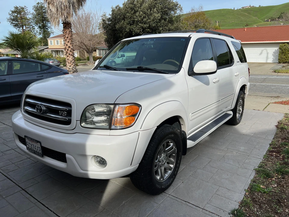 2004 Toyota Sequoia 1st Gen - Image 17 of 31