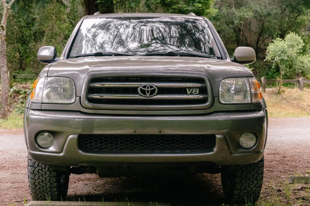 2004 Toyota Sequoia 1st Gen - Image 2 of 31