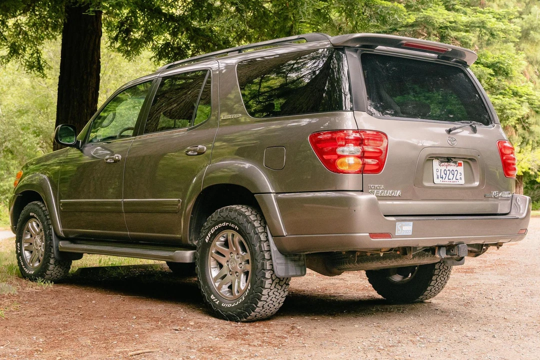 2004 Toyota Sequoia 1st Gen - Image 4 of 31