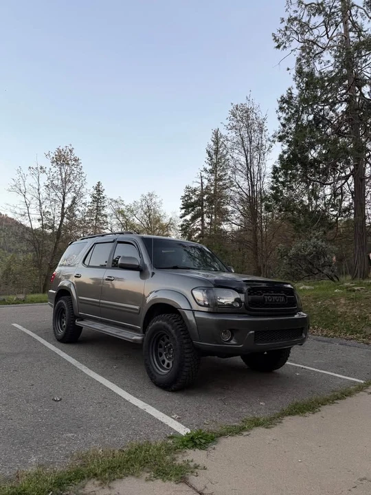 2004 Toyota Sequoia 1st Gen - Image 9 of 11