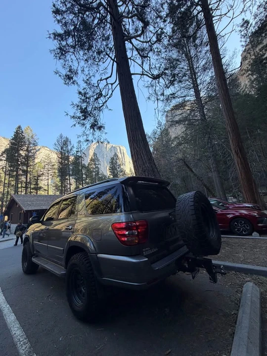 2004 Toyota Sequoia 1st Gen - Image 4 of 11