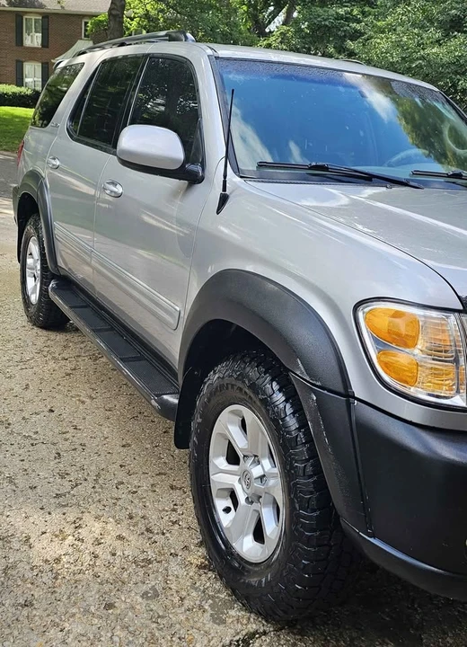2004 Toyota Sequoia 1st Gen - Image 5 of 19