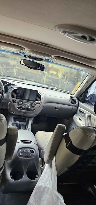 2004 Toyota Sequoia 1st Gen - Image 16 of 19