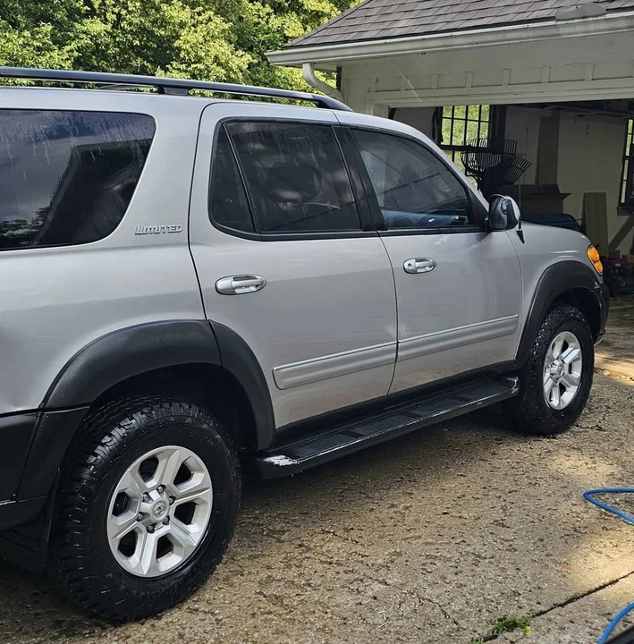 2004 Toyota Sequoia 1st Gen - Image 3 of 19