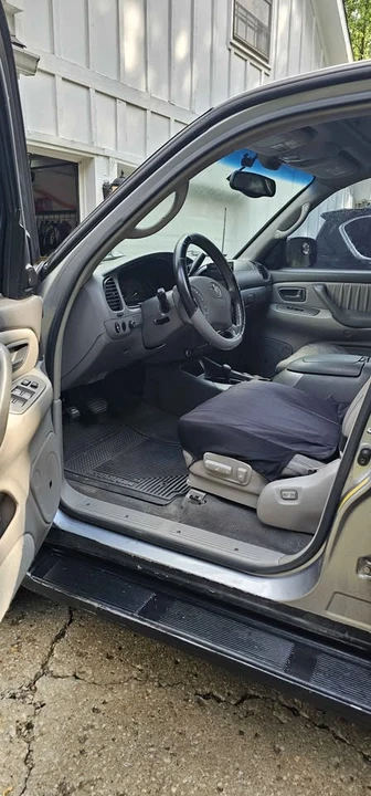 2004 Toyota Sequoia 1st Gen - Image 11 of 19