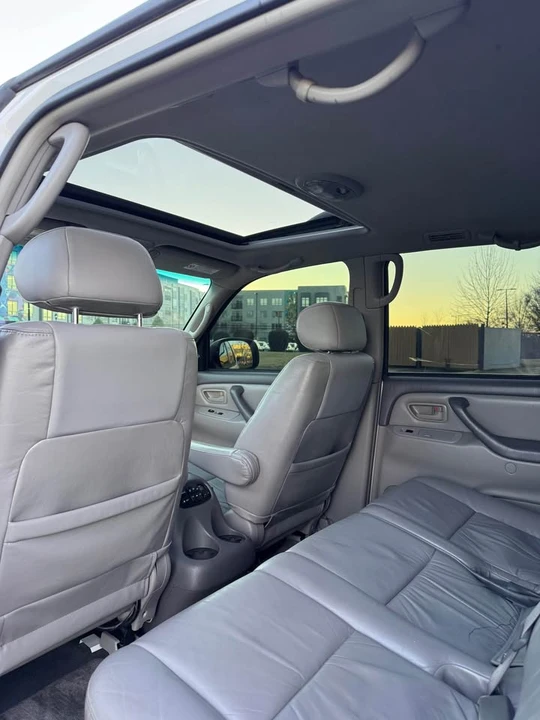 2004 Toyota Sequoia 1st Gen - Image 11 of 18
