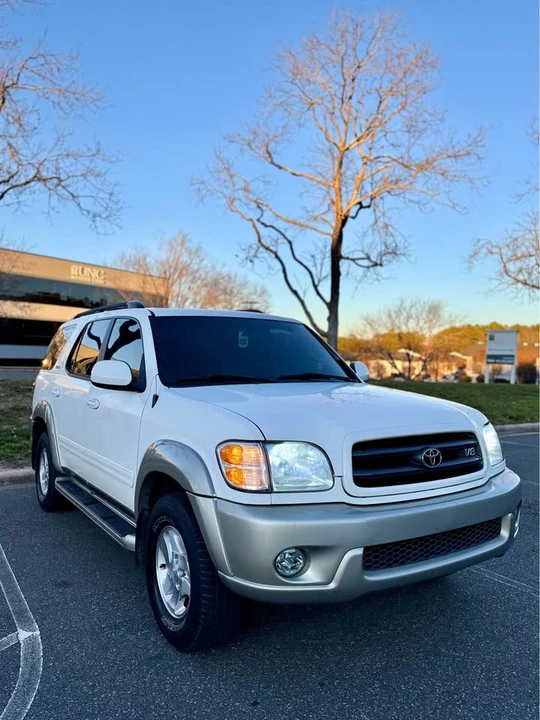 2004 Toyota Sequoia 1st Gen - Image 2 of 18