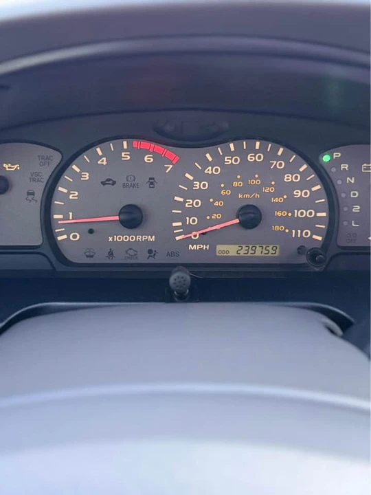2004 Toyota Sequoia 1st Gen - Image 15 of 18