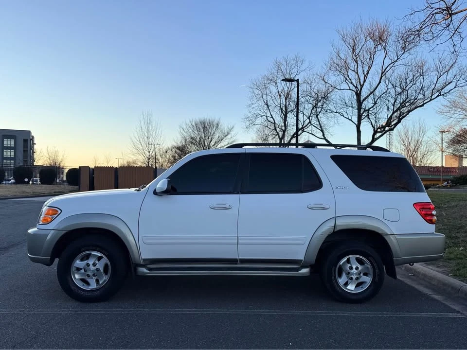 2004 Toyota Sequoia 1st Gen - Image 5 of 18