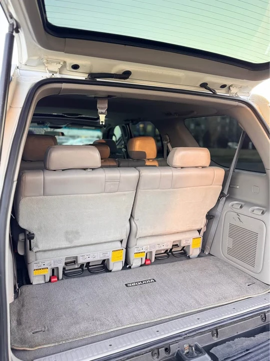 2004 Toyota Sequoia 1st Gen - Image 14 of 18