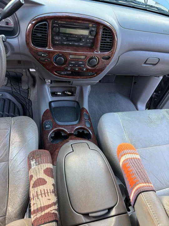 2004 Toyota Sequoia 1st Gen - Image 7 of 10