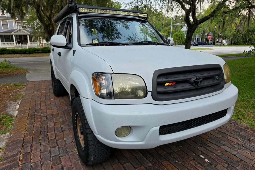 2004 Toyota Sequoia 1st Gen - Image 2 of 31