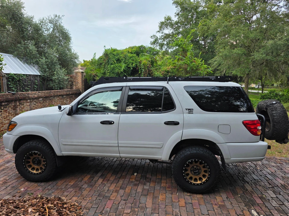 2004 Toyota Sequoia 1st Gen - Image 13 of 31