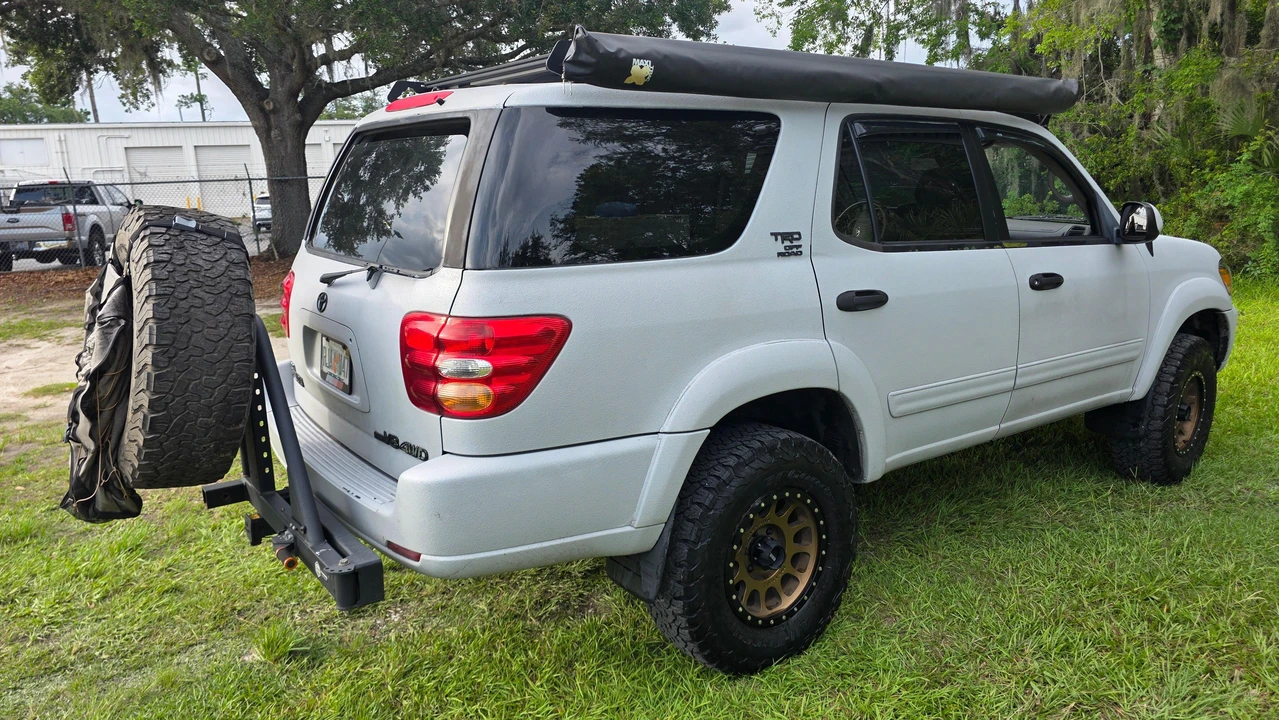 2004 Toyota Sequoia 1st Gen - Image 8 of 31