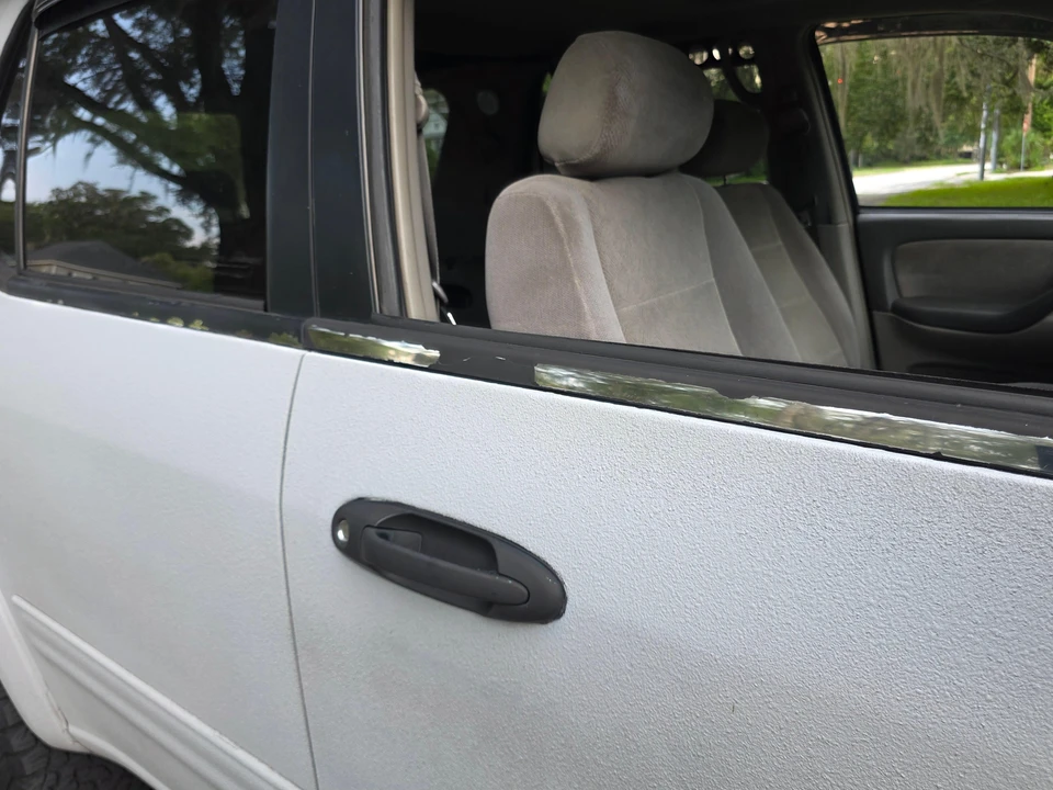 2004 Toyota Sequoia 1st Gen - Image 27 of 31