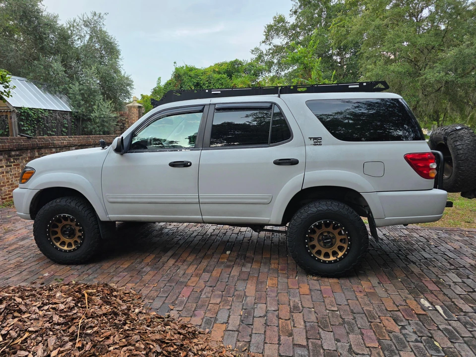 2004 Toyota Sequoia 1st Gen - Image 14 of 31