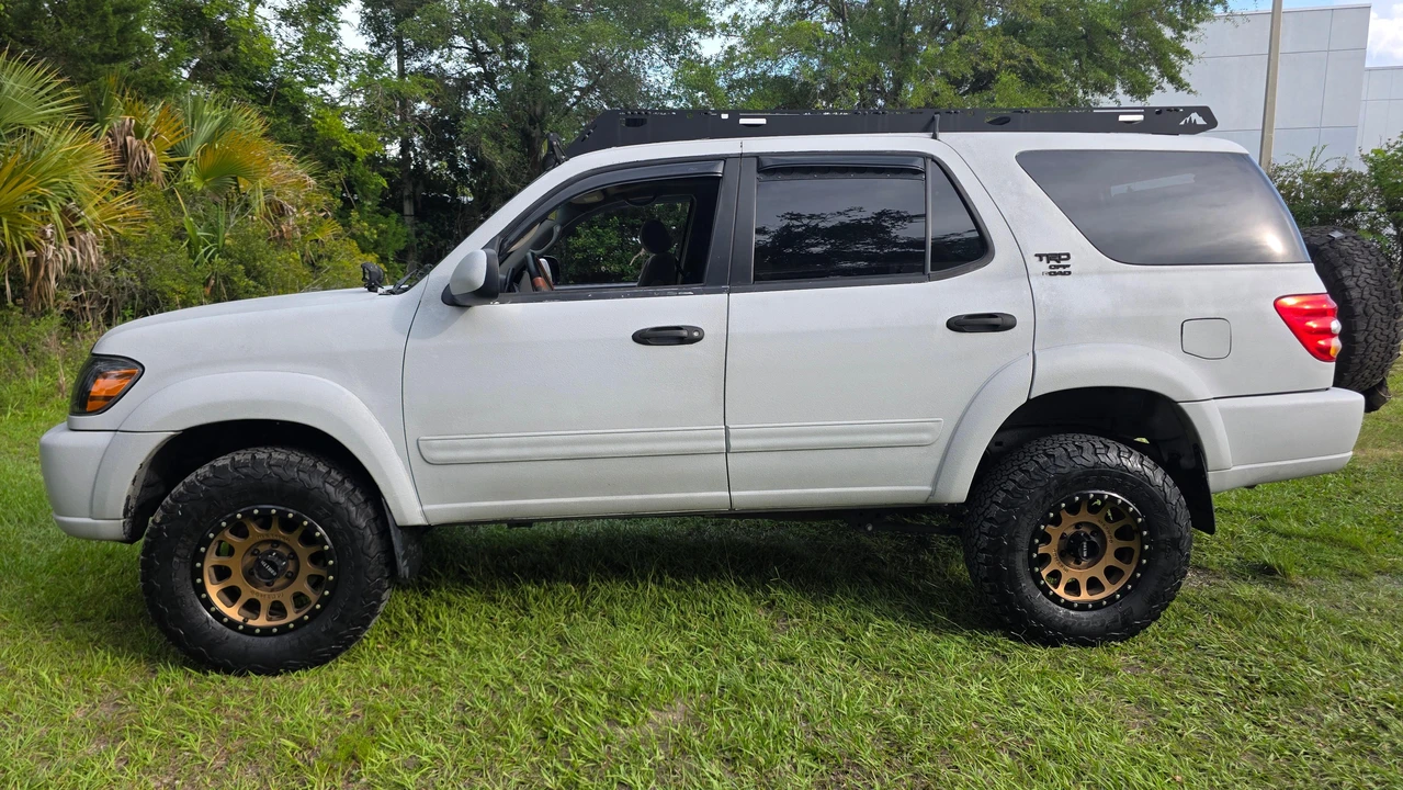 2004 Toyota Sequoia 1st Gen - Image 7 of 31