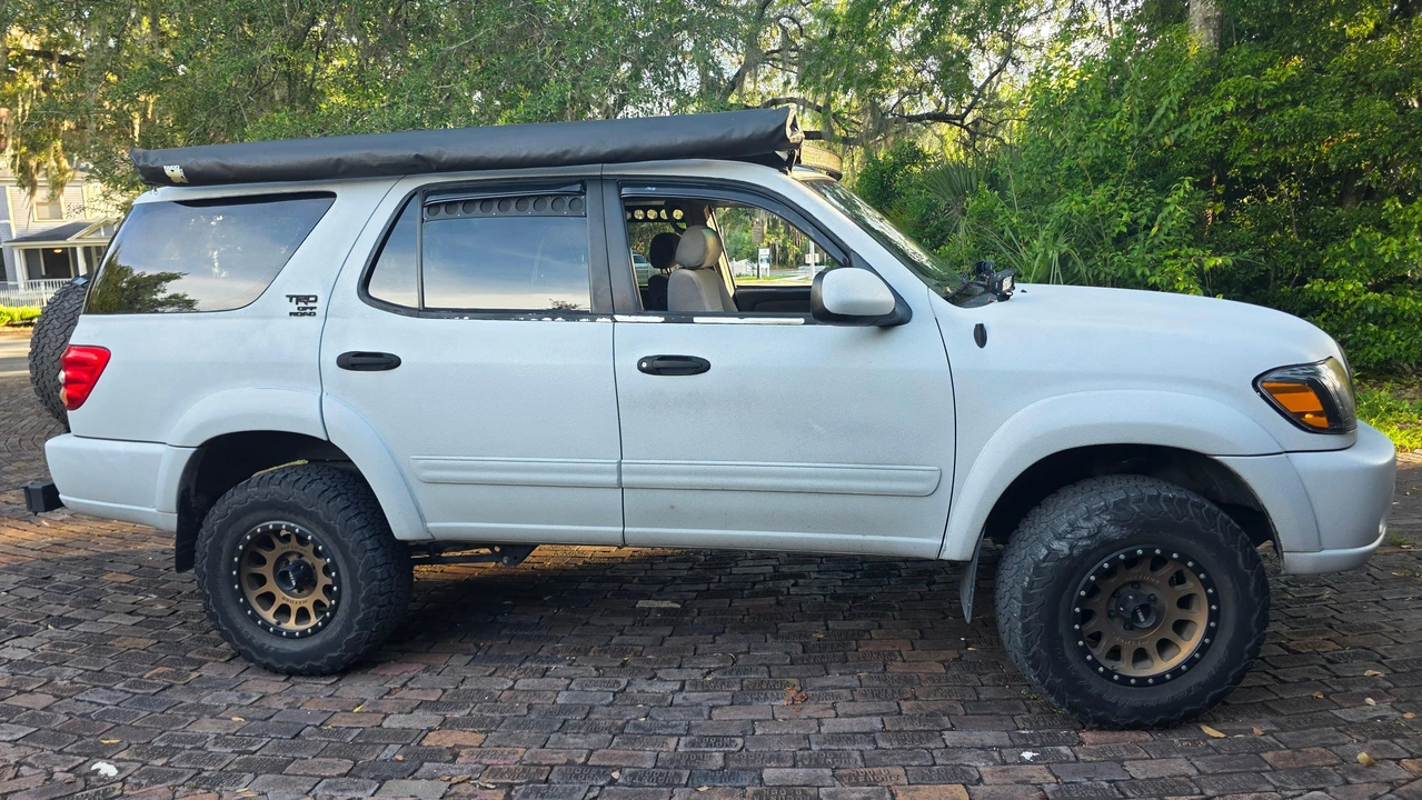 2004 Toyota Sequoia 1st Gen - Image 18 of 31