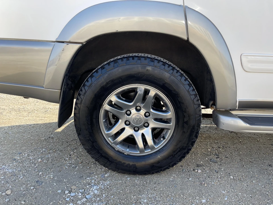 2004 Toyota Sequoia 1st Gen - Image 29 of 31