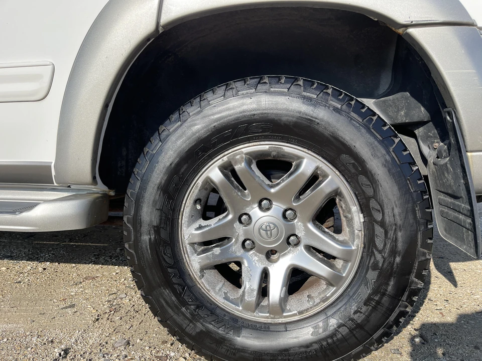 2004 Toyota Sequoia 1st Gen - Image 28 of 31