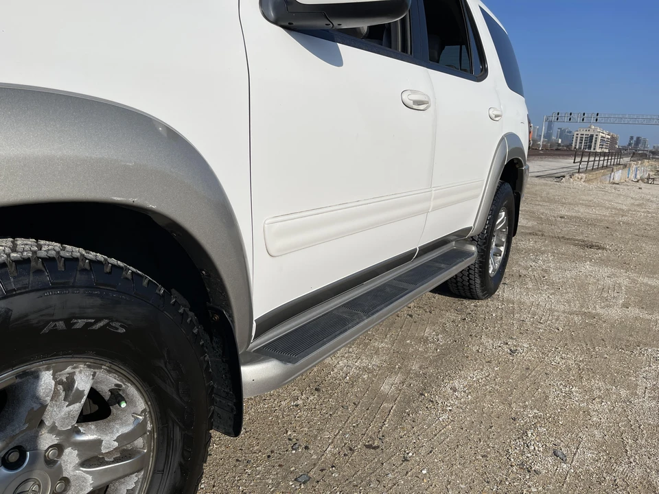 2004 Toyota Sequoia 1st Gen - Image 19 of 31