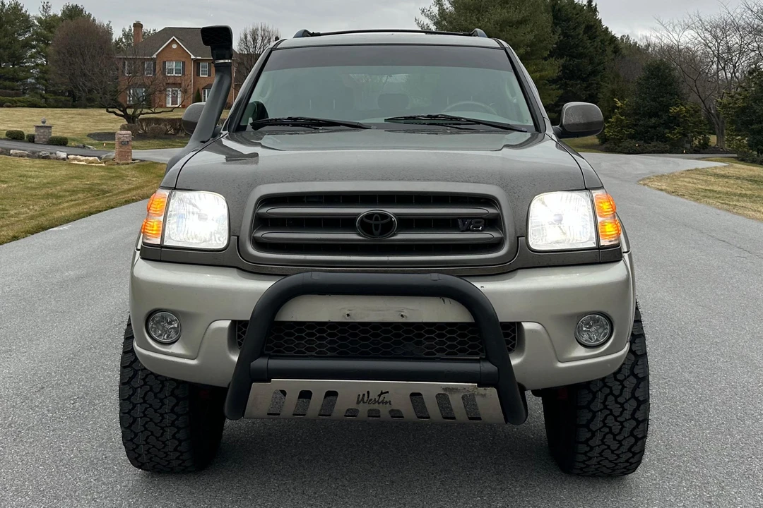 2004 Toyota Sequoia 1st Gen - Image 2 of 31