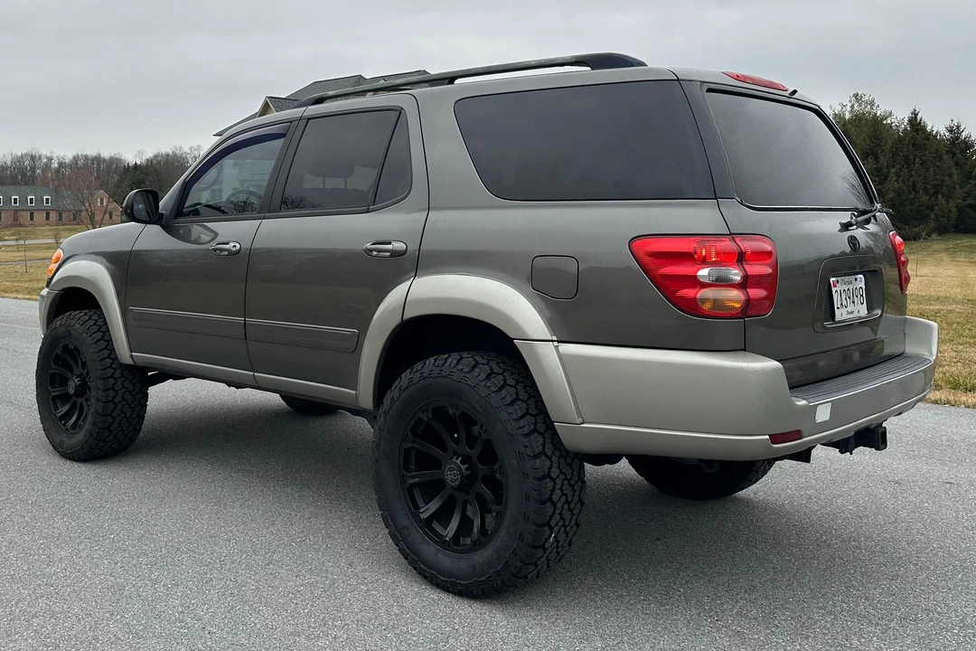 2004 Toyota Sequoia 1st Gen - Image 4 of 31