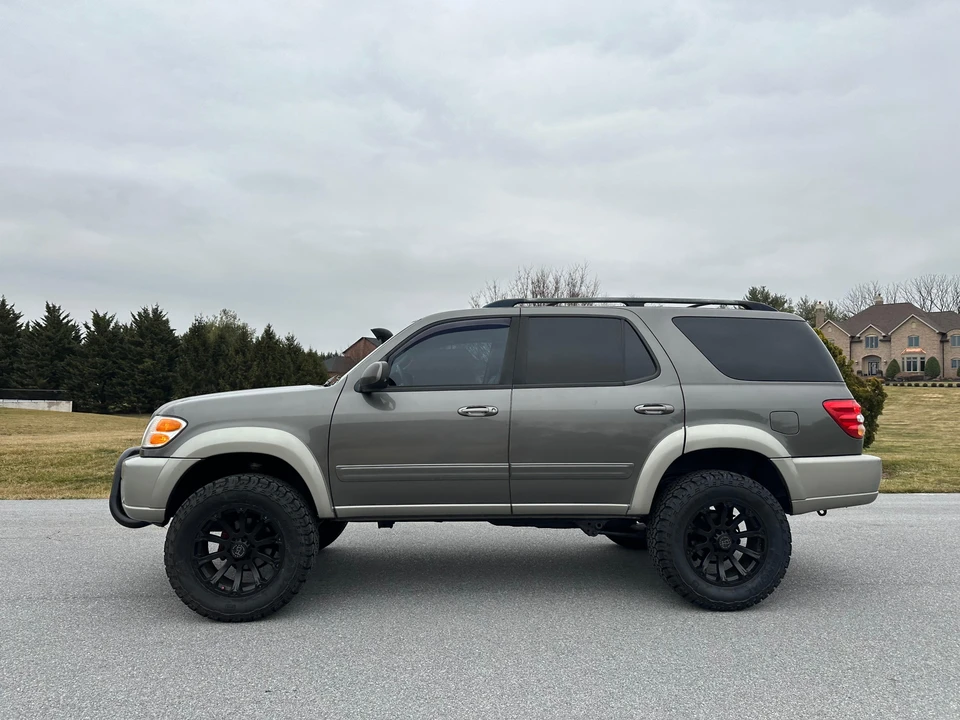 2004 Toyota Sequoia 1st Gen - Image 18 of 31