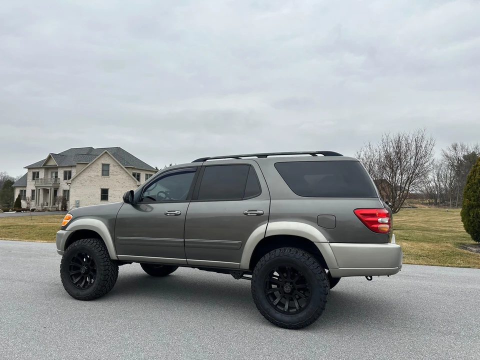 2004 Toyota Sequoia 1st Gen - Image 21 of 31