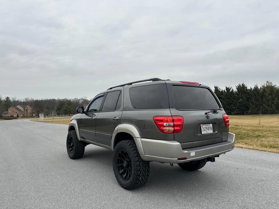 2004 Toyota Sequoia 1st Gen - Image 23 of 31