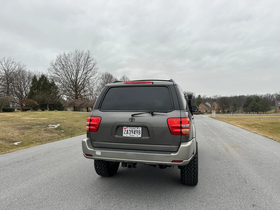 2004 Toyota Sequoia 1st Gen - Image 27 of 31